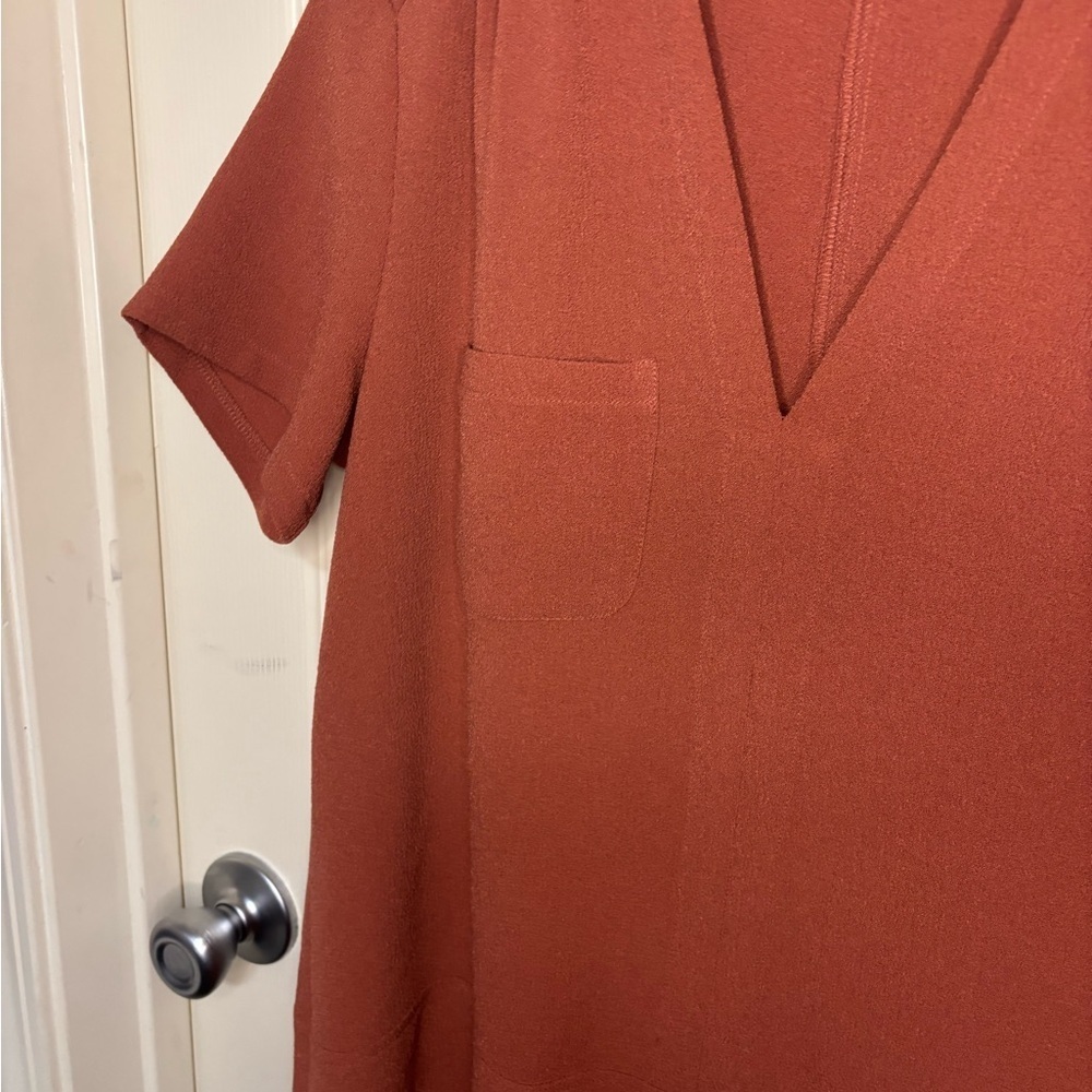 LUSH Rust Brown Short Sleeve Shift Dress | V-Neck | Size M autumn every day tim - Picture 8 of 8